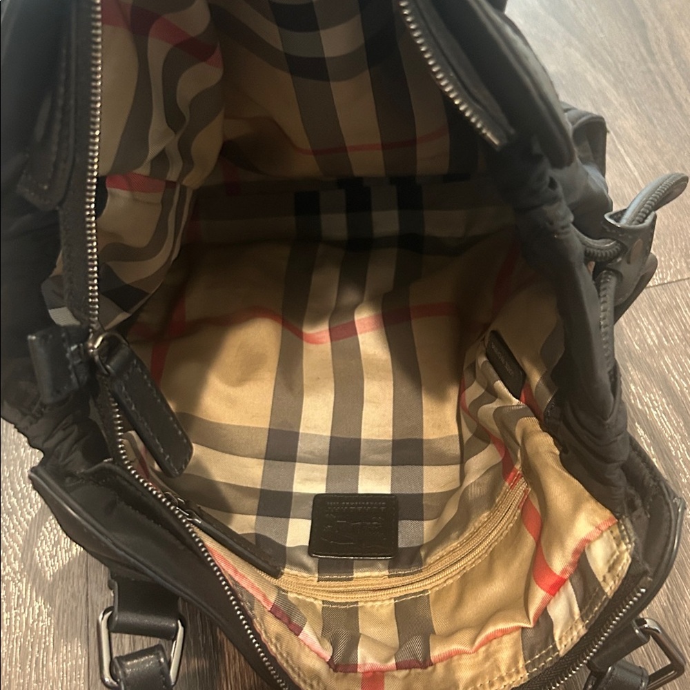 Burberry Black Shoulder Bag - Picture 3 of 7